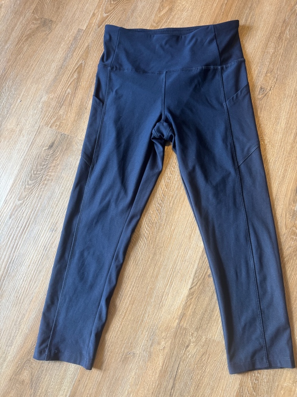 VOGO Athletica Navy Performance Cropped Leggings